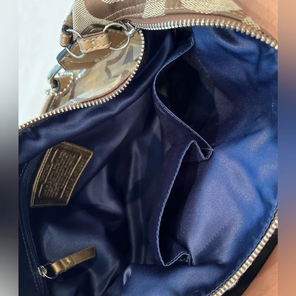 ❌SOLD❌Vintage signature COACH rainbow striped F15586 shoulder bag 🌈 - Picture 12 of 16